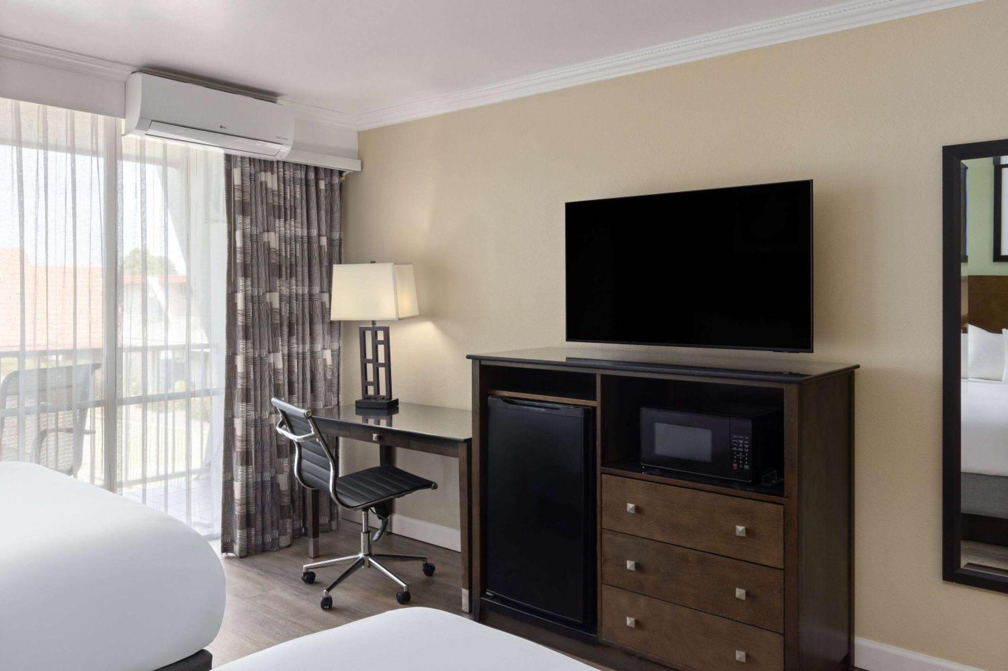 Travelodge By Wyndham Monterey Bay Ngoại thất bức ảnh