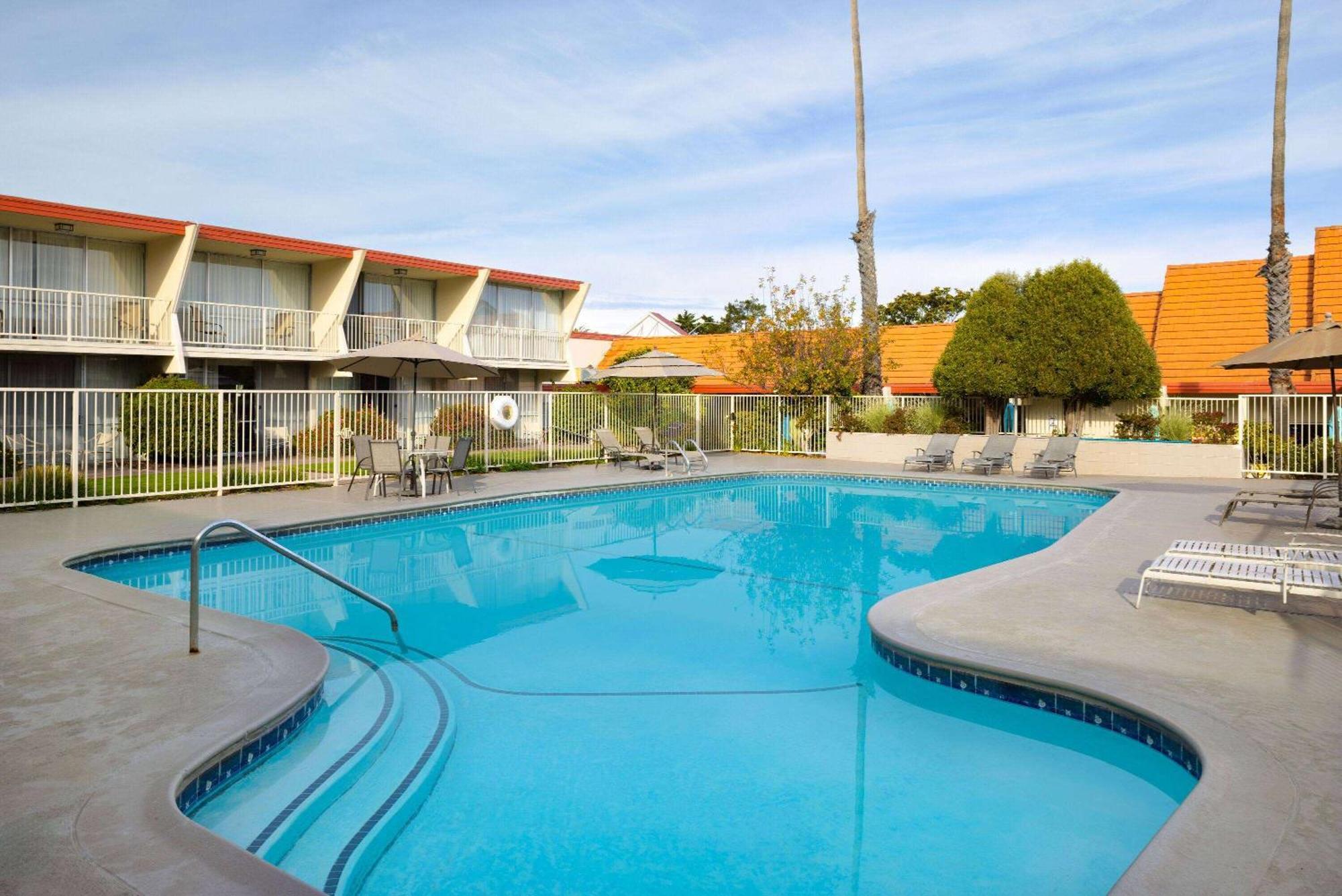 Travelodge By Wyndham Monterey Bay Ngoại thất bức ảnh